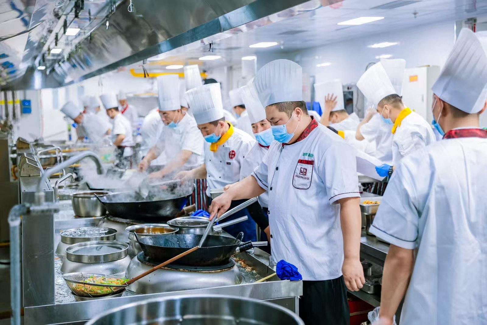 創新食譜繪美味健康畫卷，圣禾載譽而歸續寫學生餐暖心新篇章